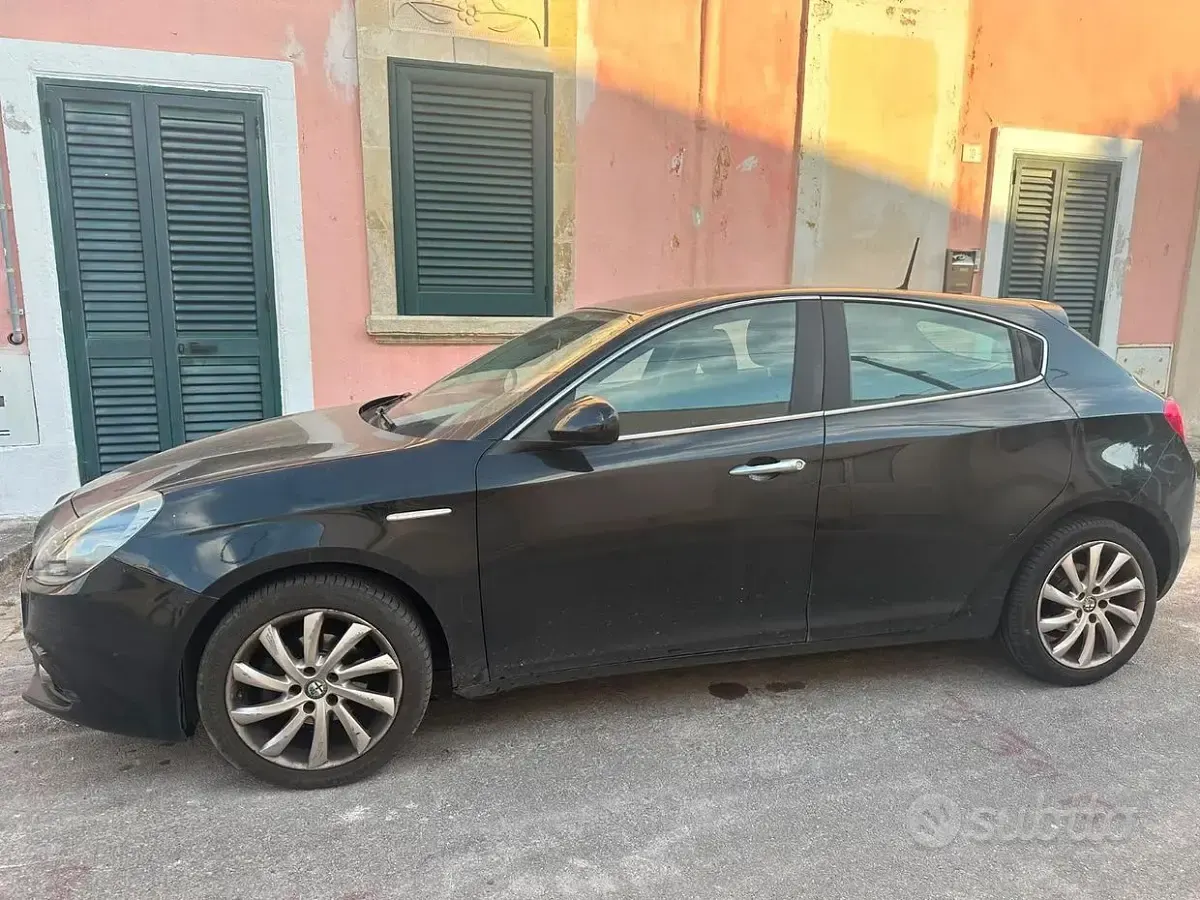 Usata Alfa Romeo Giulietta 122 CV (89 kW) 2015 Nero Utilitaria