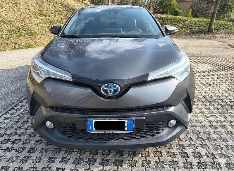 Usata Toyota C-HR Lounge 122 CV (89 kW) 2018 Marrone SUV