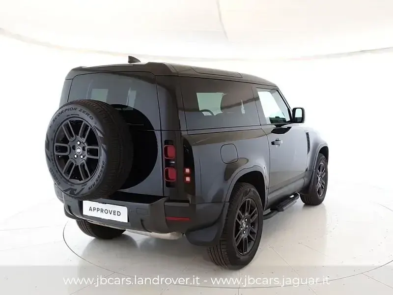 Käytetty Land Rover Defender S 400 HP (294 kW) 2024 Musta Katumaasturi
