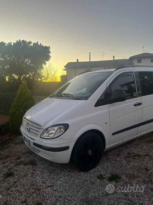Bianco Usata 2009 Mercedes Vito Furgone | 16.000 € - Immagine 1/3