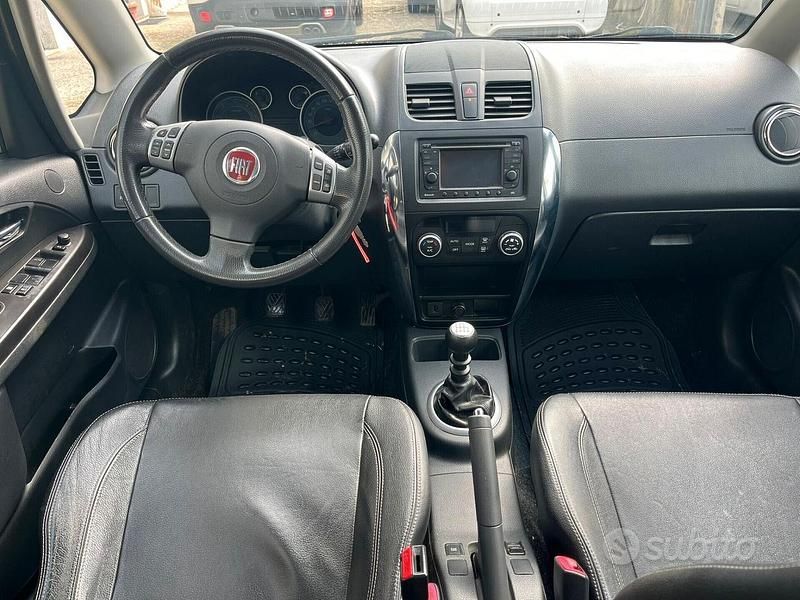 Usata Fiat Sedici 135 CV (99 kW) 2013 Grigio SUV