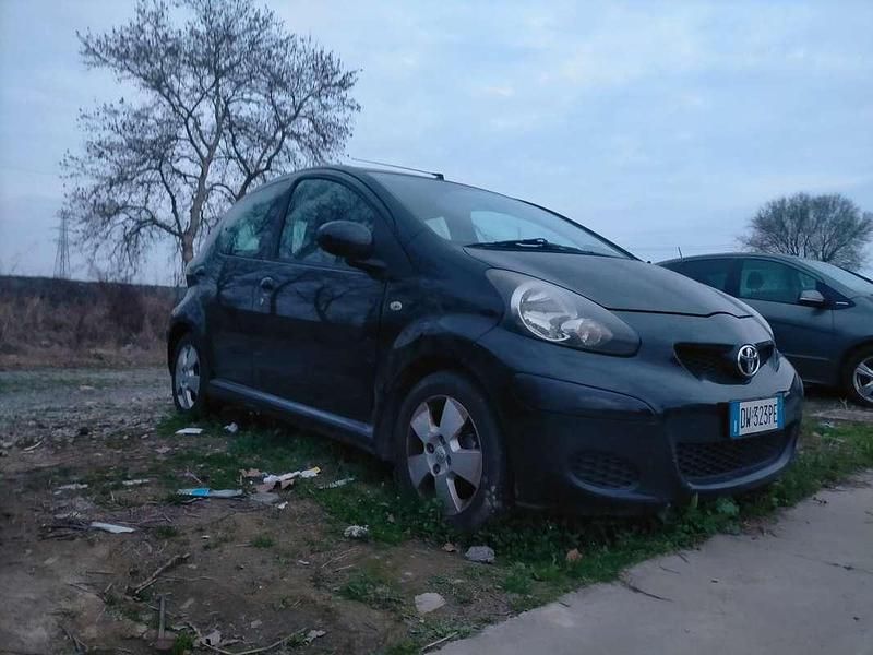 Usata Toyota Aygo 68 CV (50 kW) 2009 Nero Utilitaria