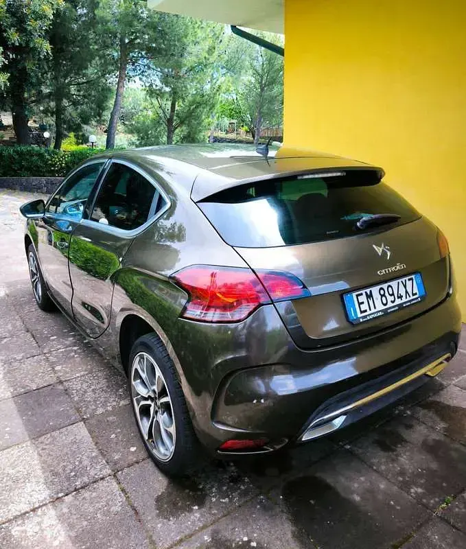 Usata Citroën DS4 So Chic 114 CV (83 kW) 2012 Bronzo Utilitaria