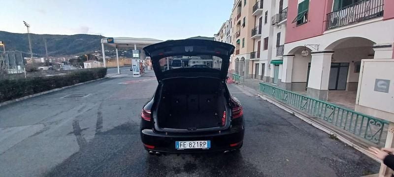 Używany Porsche Macan 250 KM (183 kW) 2016 Czarny SUV
