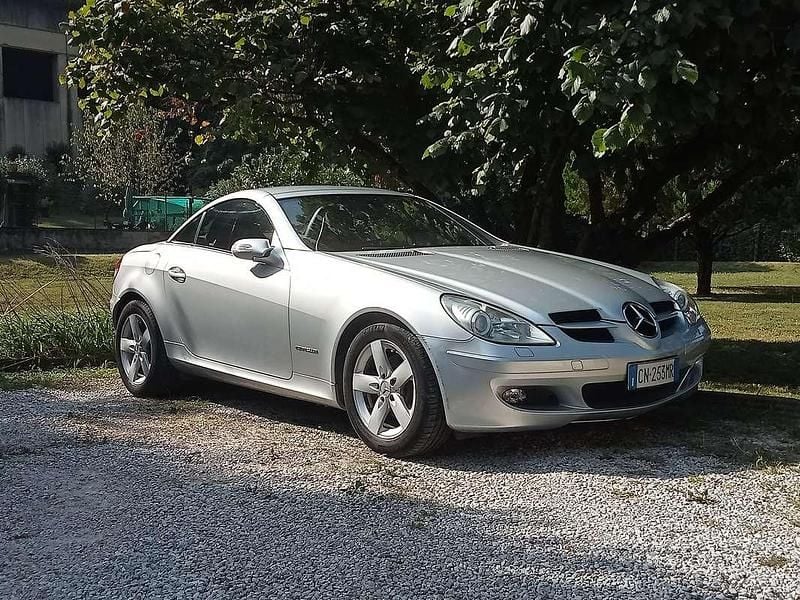 Usata Mercedes SLK200 163 CV (119 kW) 2004 Argento Cabrio