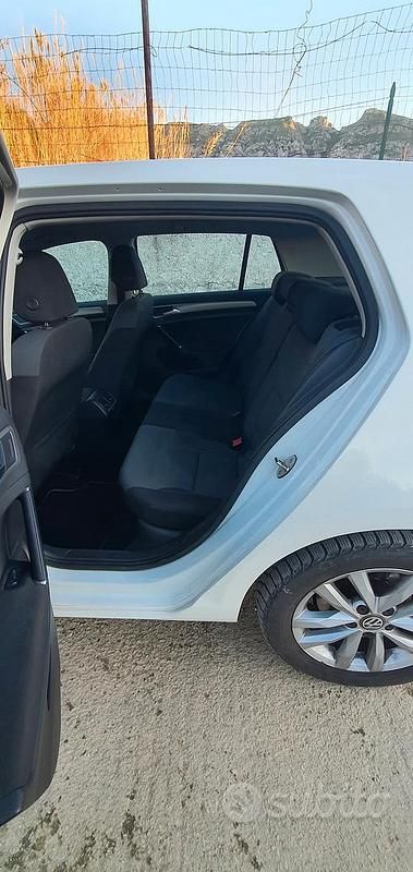 Usata VW Golf VII 105 CV (77 kW) 2014 Bianco Berlina