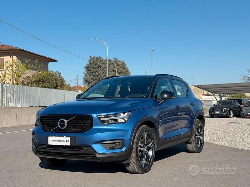 Usata Volvo XC40 R-Design 190 CV (139 kW) 2018 Blu/azzurro SUV