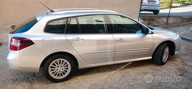 Grigio Usata 2011 Renault Laguna III Station wagon | 4300 € (Buon prezzo) - Immagine 1/4