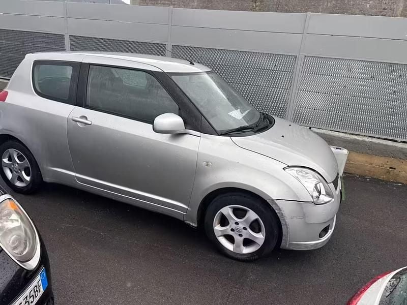 Usata Suzuki Swift GL 92 CV (67 kW) 2007 Argento Utilitaria