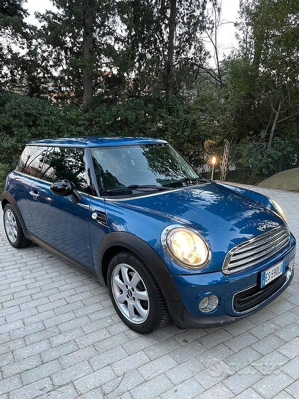 Begagnad Mini ONE 75 HK (55 kW) 2013 Blå Halvkombi