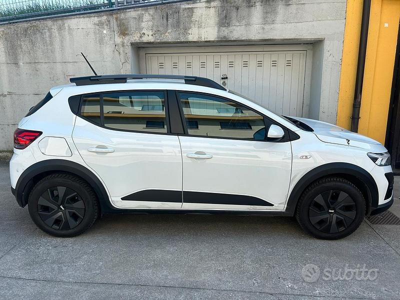 Usata Dacia Sandero 91 CV (66 kW) 2025 Bianco Utilitaria
