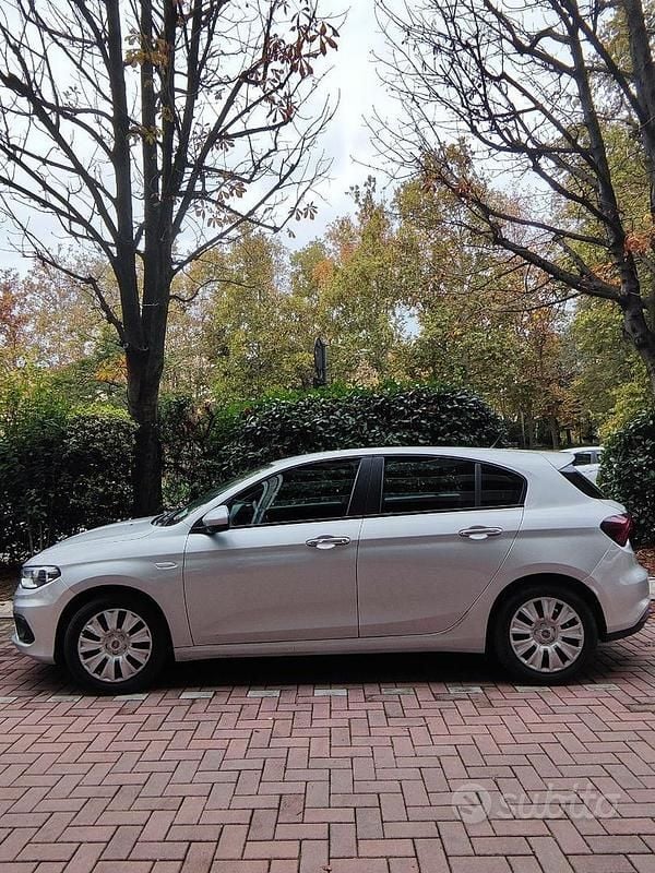 Usata Fiat Tipo 120 CV (88 kW) 2018 Grigio Station wagon