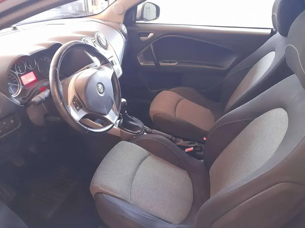 Usata Alfa Romeo GT Junior Distinctive 79 CV (58 kW) 2011 Rosso Berlina