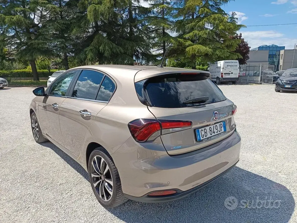 Usata Fiat Tipo Lounge 95 CV (69 kW) 2020 Marrone Berlina
