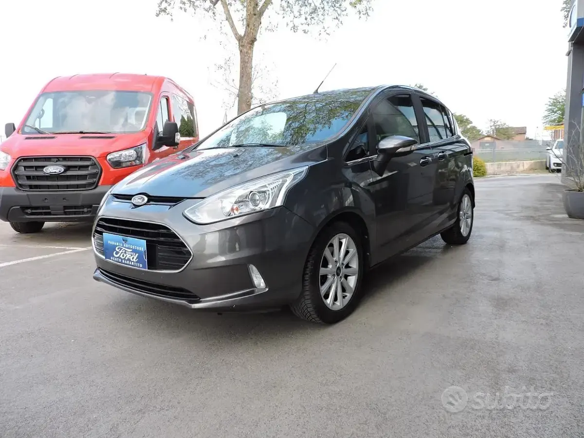 Usata Ford B-MAX Titanium 87 CV (63 kW) 2017 Gray Monovolume