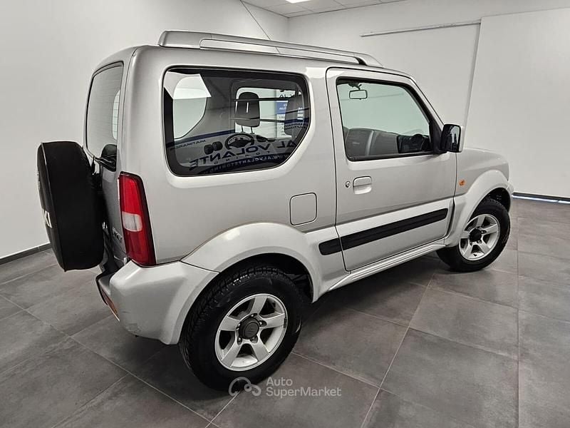 Usata Suzuki Jimny 86 CV (63 kW) 2007 Argento SUV