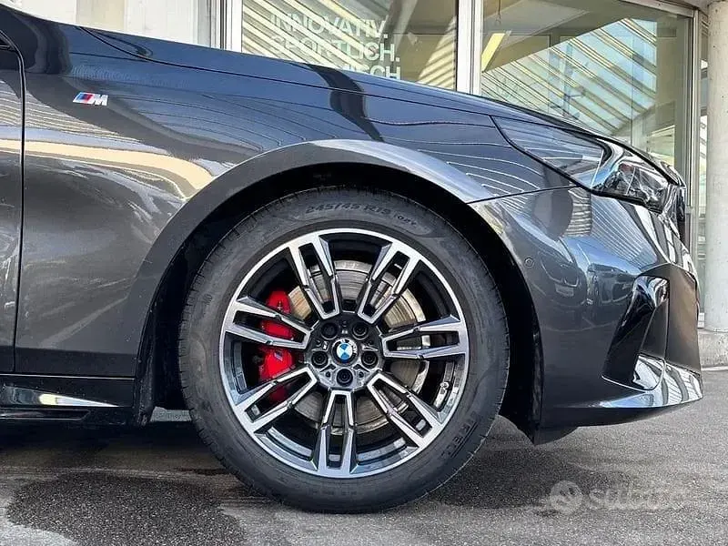 Usata BMW 520 M Sport 197 CV (144 kW) 2025 Grigio Station wagon