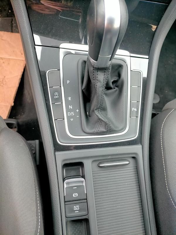 Usata VW Golf VII Highline 110 CV (80 kW) 2016 Argento Berlina