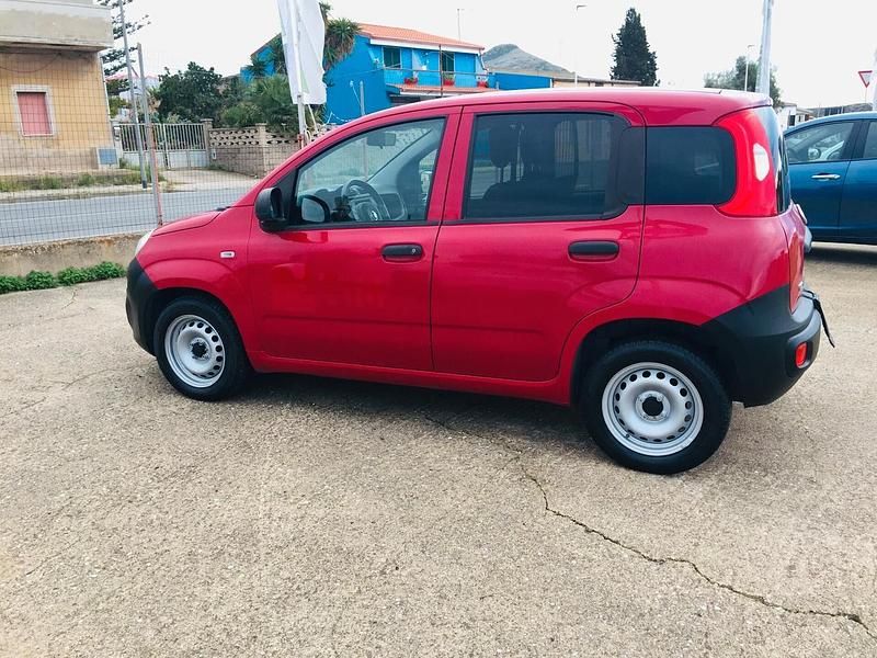Usata Fiat Panda Pop 80 CV (58 kW) 2016 Rosso Furgone