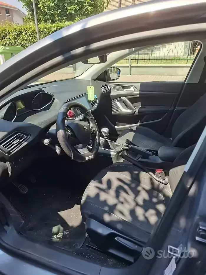 Usata Peugeot 308 SW 120 CV (88 kW) 2015 Grigio Station wagon
