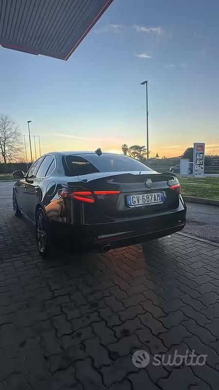 Usata Alfa Romeo Giulia 136 CV (100 kW) 2019 Nero Berlina