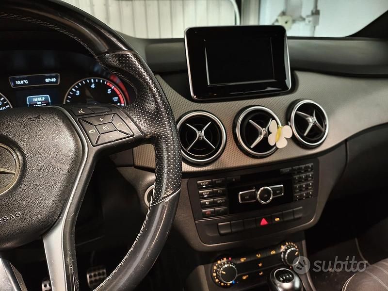 Usata Mercedes B200 Premium 136 CV (100 kW) 2013 Nero Monovolume