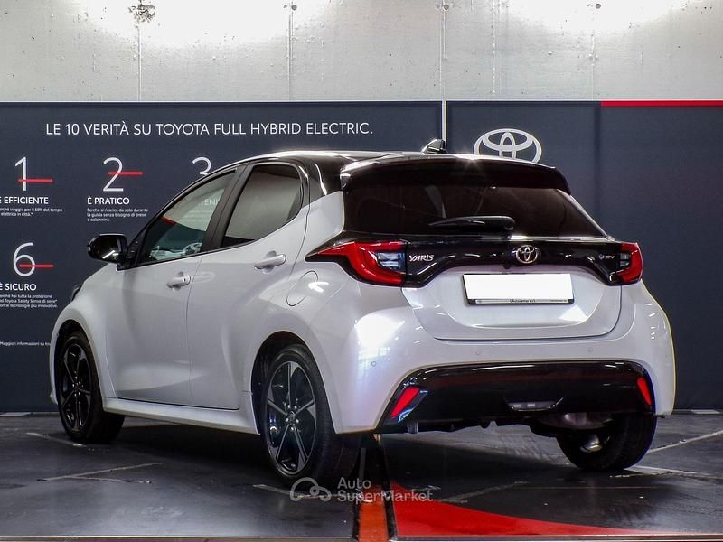 Usata Toyota Yaris 129 CV (94 kW) 2024 Bianco Utilitaria