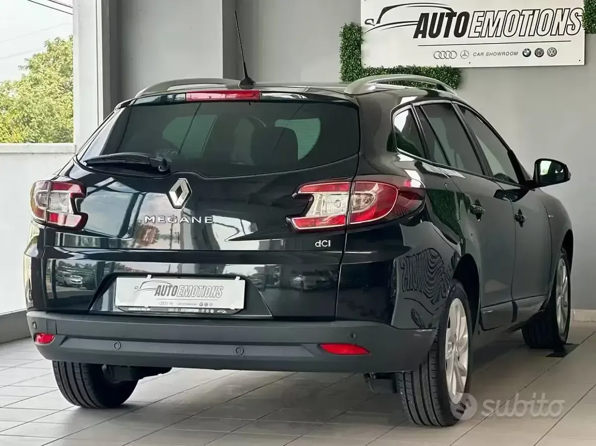 Usata Renault Mégane III 110 CV (80 kW) 2016 Nero Station wagon