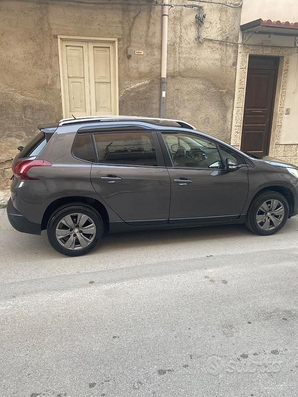 Usata Peugeot 2008 92 CV (67 kW) 2017 Grigio SUV