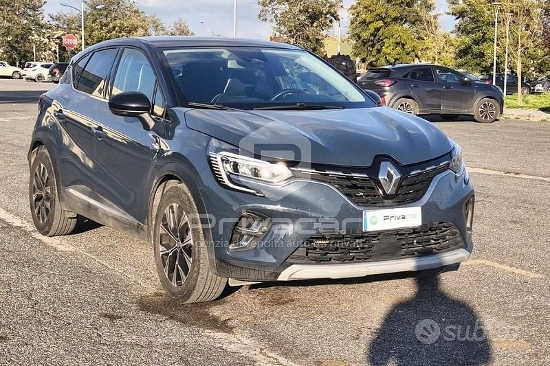 Usata Renault Captur Techno 101 CV (74 kW) 2023 Blu SUV