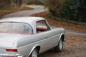 Usata Mercedes 300 SE 170 CV (125 kW) 1965 Argento Coupé