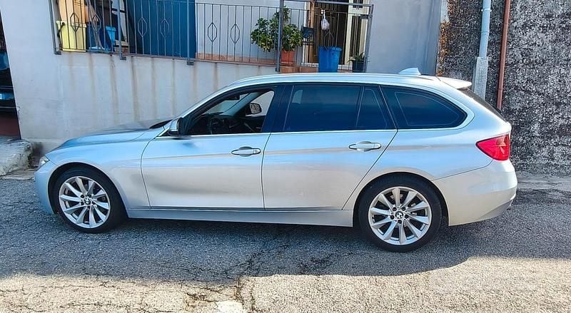 Usata BMW 318 143 CV (105 kW) 2014 Grigio Station wagon