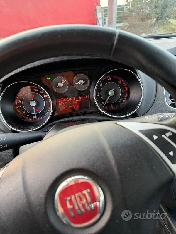 Usata Fiat Grande Punto 75 CV (55 kW) 2013 Bianco Utilitaria