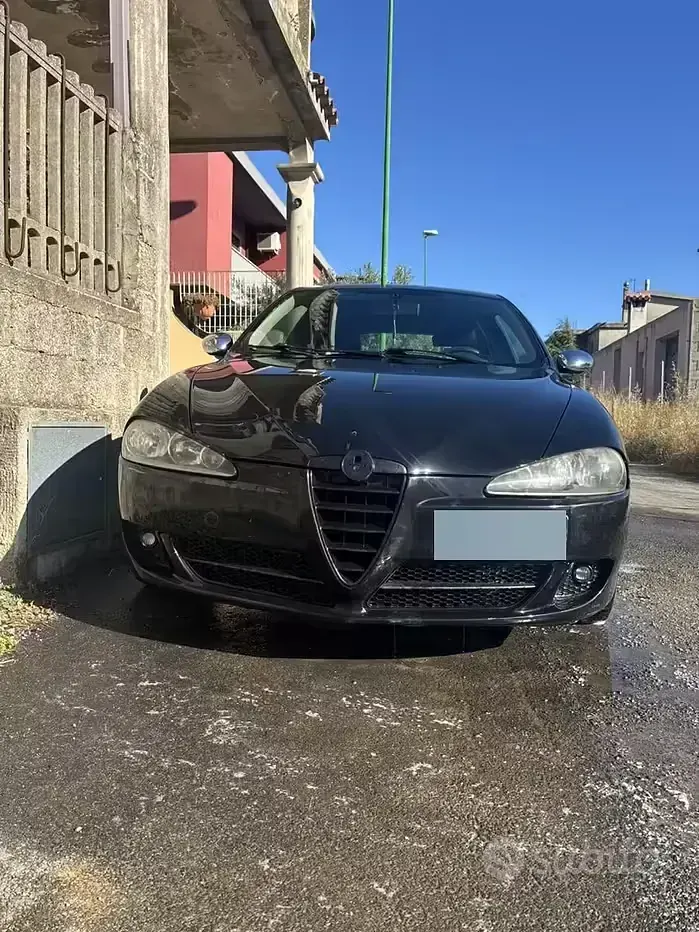 Usata Alfa Romeo 147 105 CV (77 kW) 2007 Nero Utilitaria