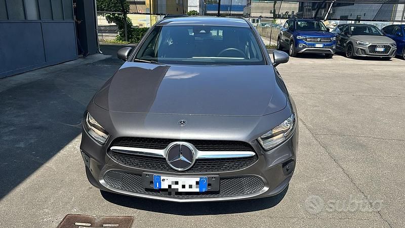 Usata Mercedes A160 Premium 109 CV (80 kW) 2020 Grigio Berlina