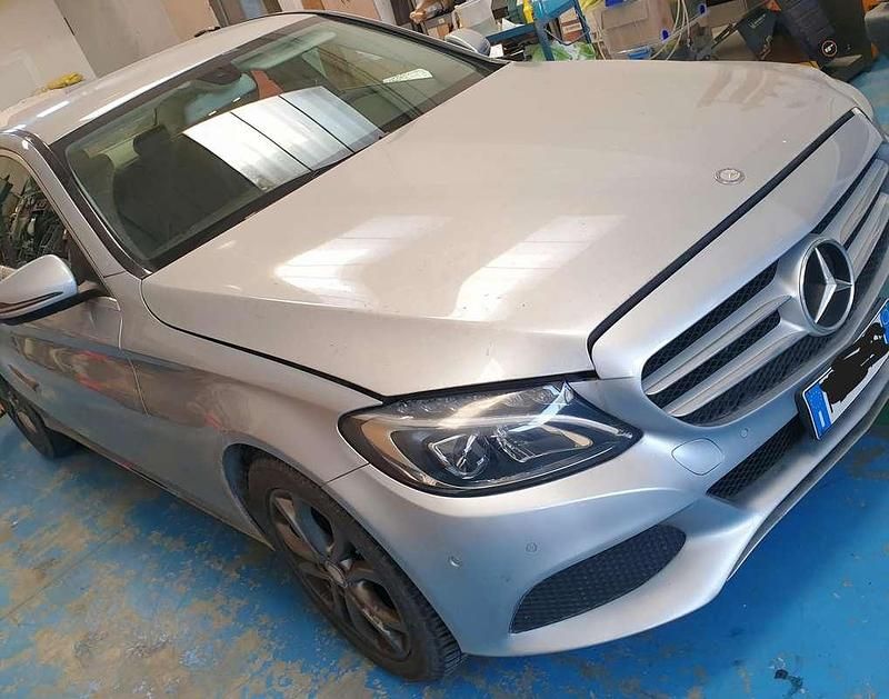 Usata Mercedes C220 Exclusive 170 CV (125 kW) 2016 Argento Berlina