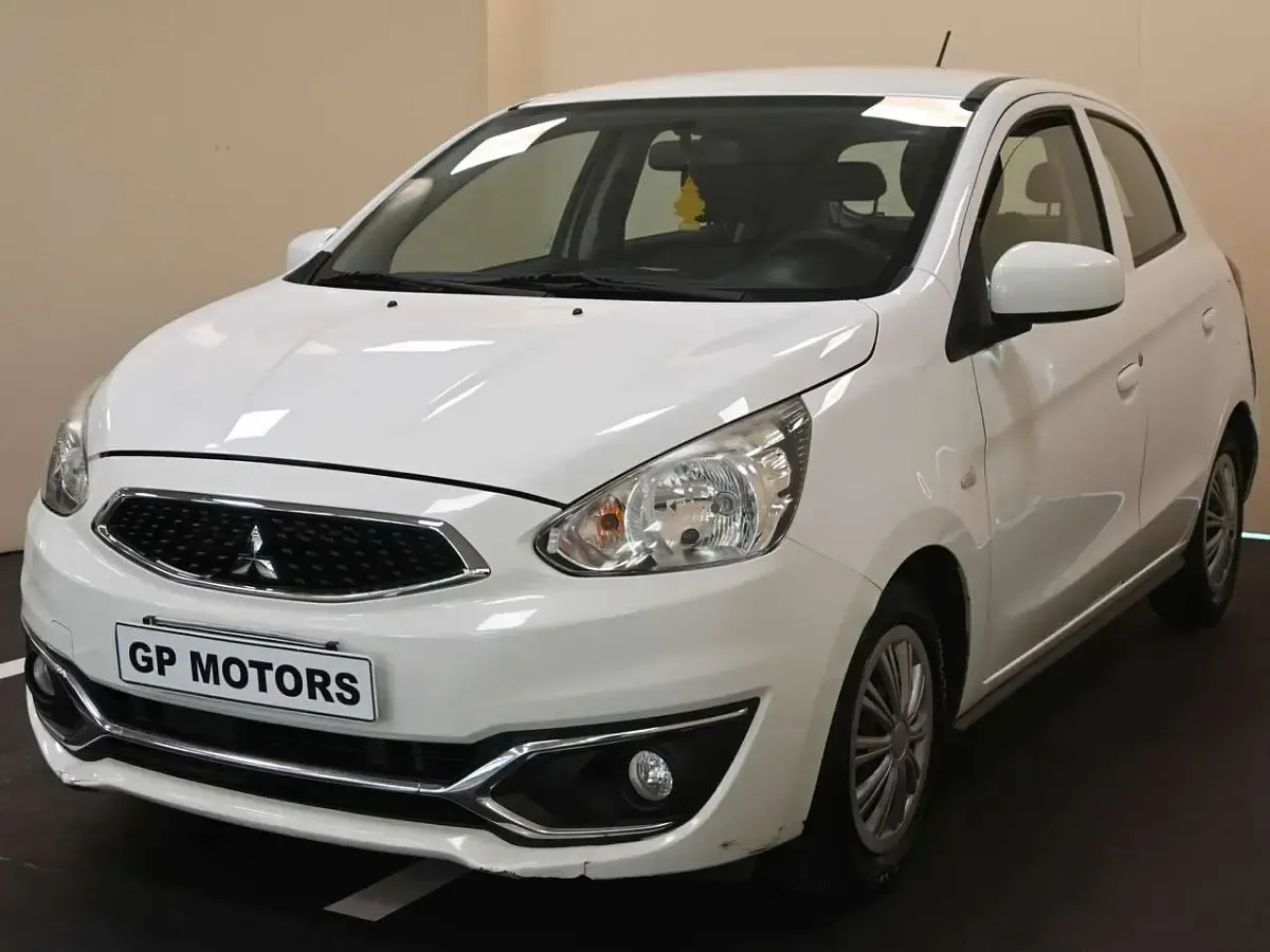 Usata Mitsubishi Space Star Invite 71 CV (52 kW) 2016 Bianco Utilitaria