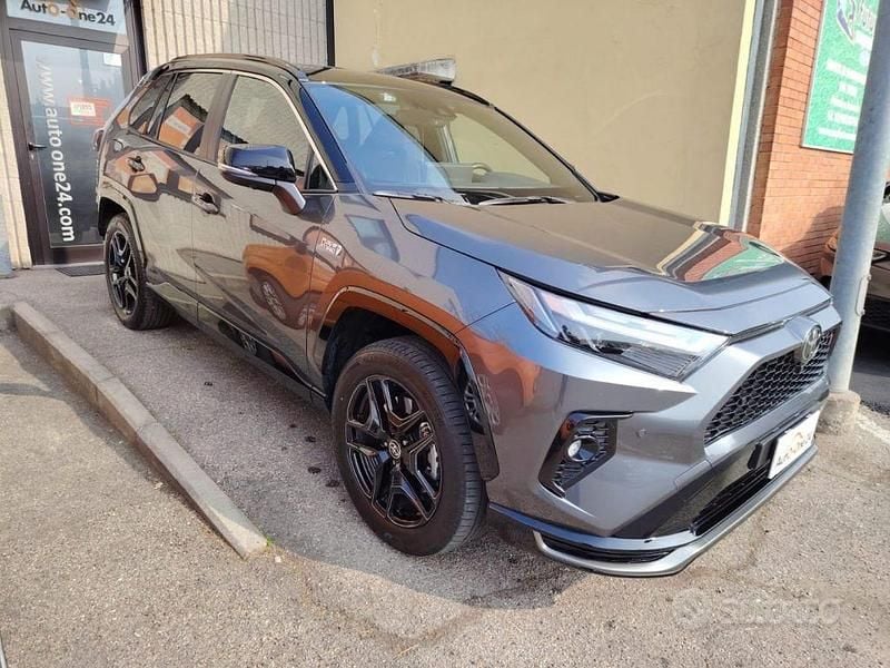 Usata Toyota RAV4 Hybrid Sport 185 CV (136 kW) 2023 Grigio ardesia metallizzato SUV