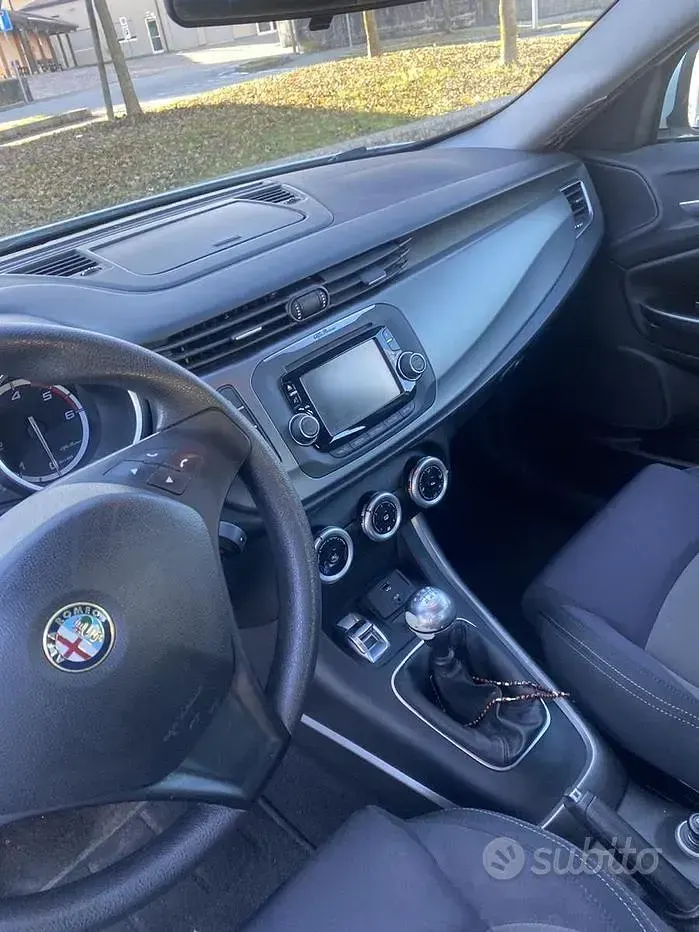 Usata Alfa Romeo Giulietta 109 CV (80 kW) 2014 Bianco Utilitaria