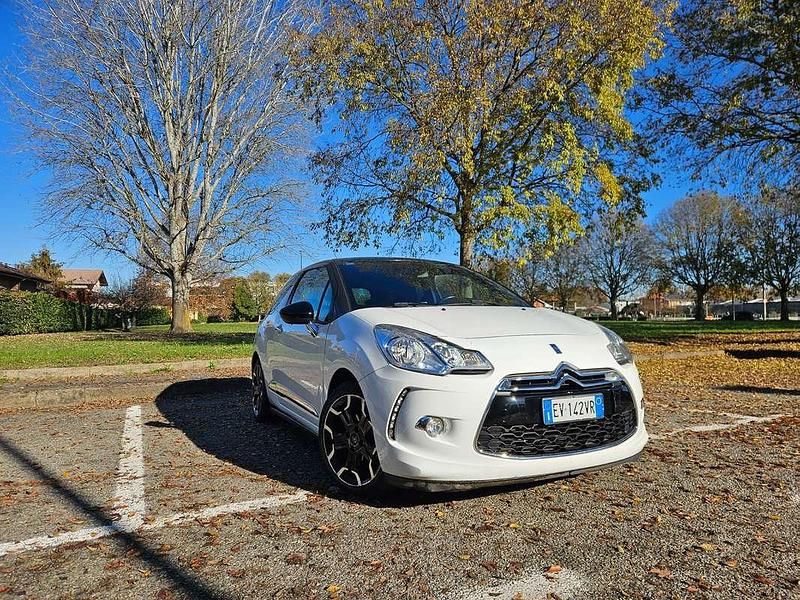 Bianco Usata 2014 Citroën DS3 So Chic Tre volumi | 5500 € (Ottimo prezzo) - Immagine 1/4