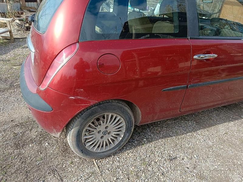Usata Lancia Ypsilon 2004 Rosso Utilitaria