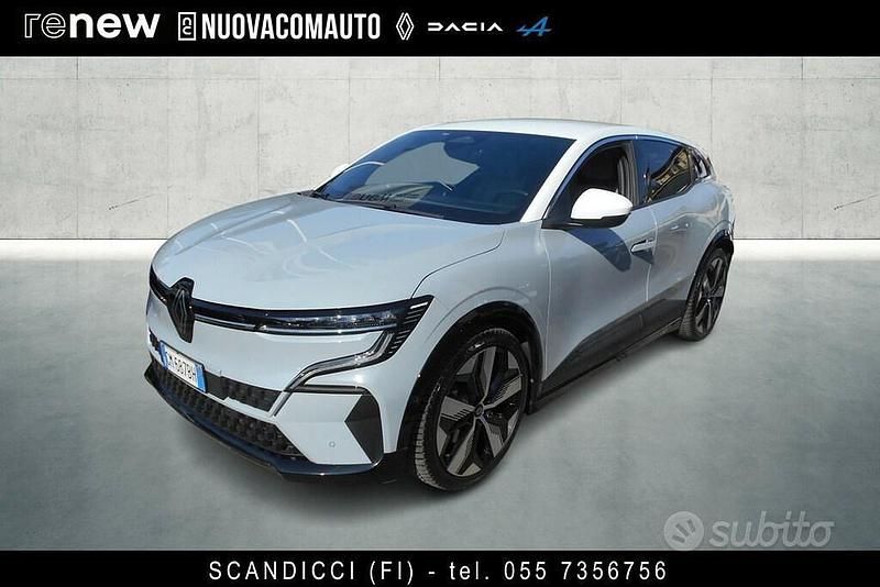 Käytetty Renault Megane E-Tech Techno 161 kW (220 HP) 2023 Harmaa Sedan