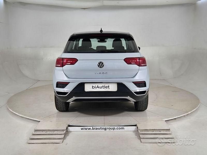 Usata VW T-Roc Style 110 CV (80 kW) 2021 Grigio argento palladio SUV