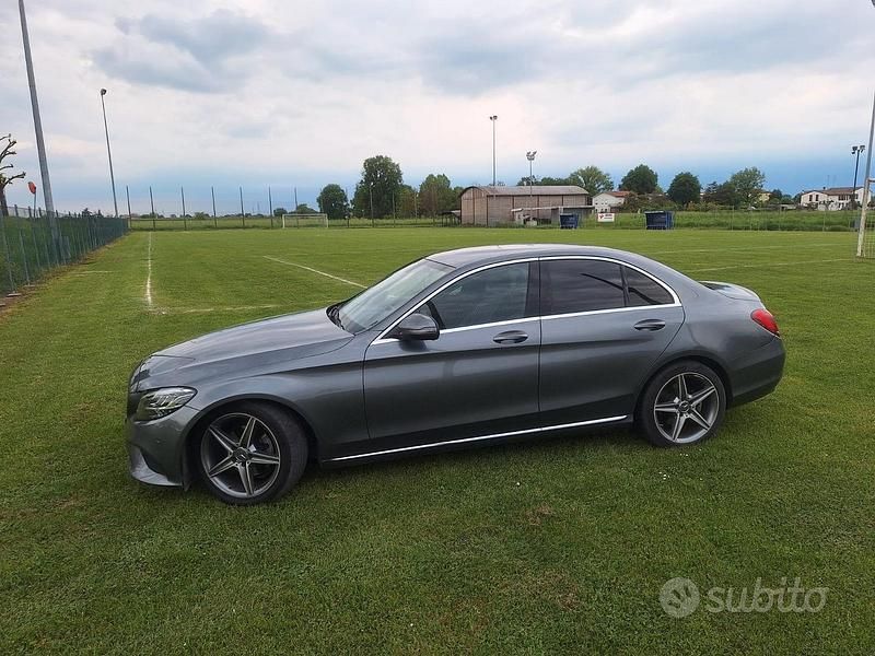 Usado Mercedes C200 Premium 160 CV (117 kW) 2018 Gris Berlina