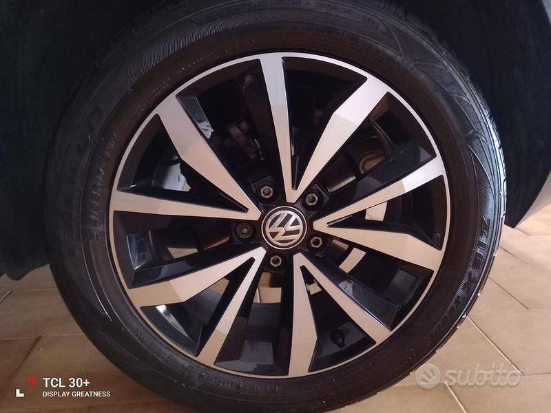 Usata VW T-Roc 150 CV (110 kW) 2018 Grigio SUV