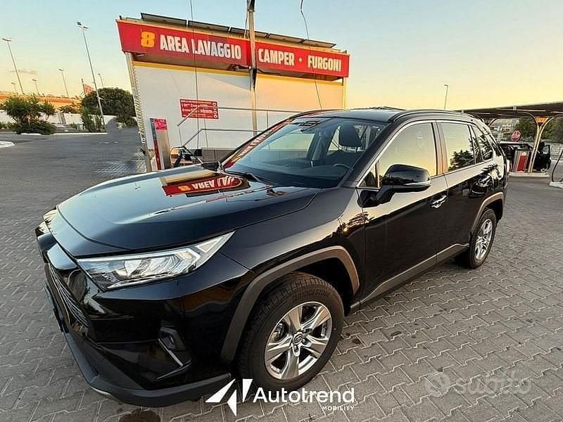 Nero Usata 2022 Toyota RAV4 Hybrid Active SUV | 24.900 € (Super prezzo) - Immagine 1/4