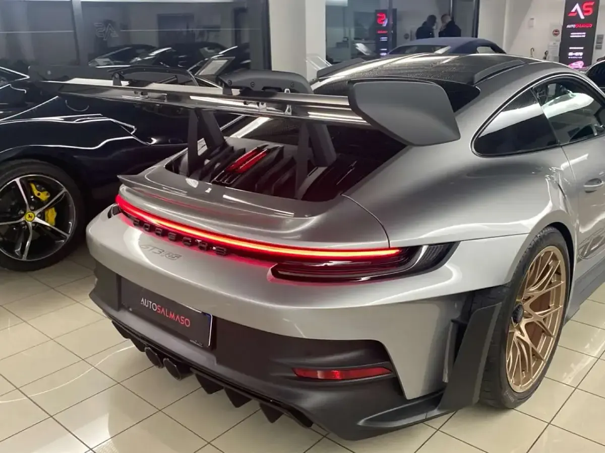 Usata Porsche 911 GT3 RS 525 CV (386 kW) 2024 Argento gt Coupé