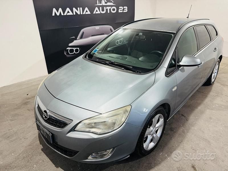 Usata Opel Astra 110 CV (80 kW) 2013 Argento Station wagon