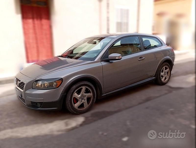 Usata Volvo C30 136 CV (100 kW) 2008 Grigio Utilitaria