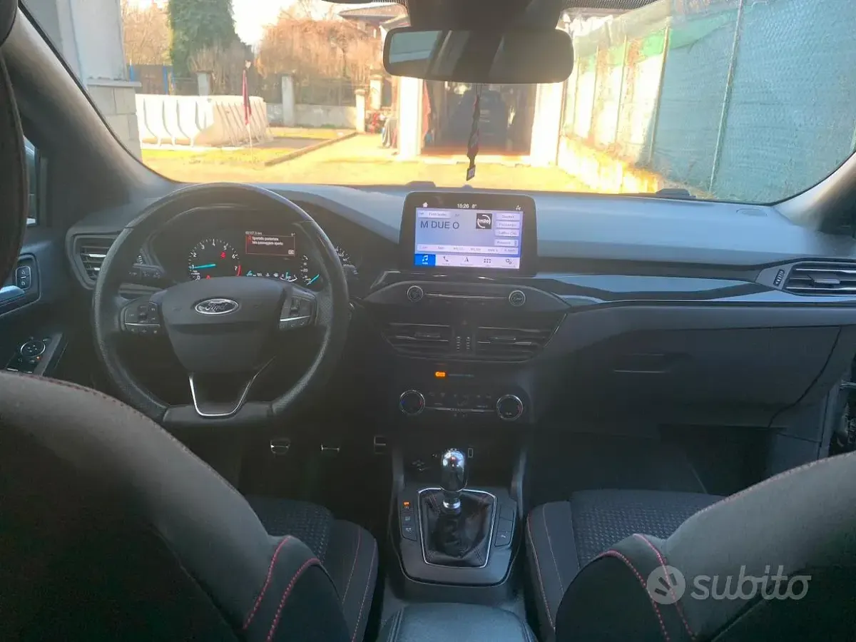Begagnad Ford Focus ST-Line 125 HK (91 kW) 2020 Grå Kombi